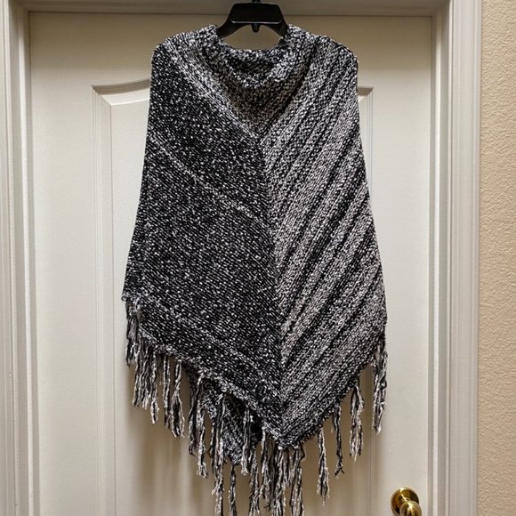 Poncho NWT - Picture 1 of 5